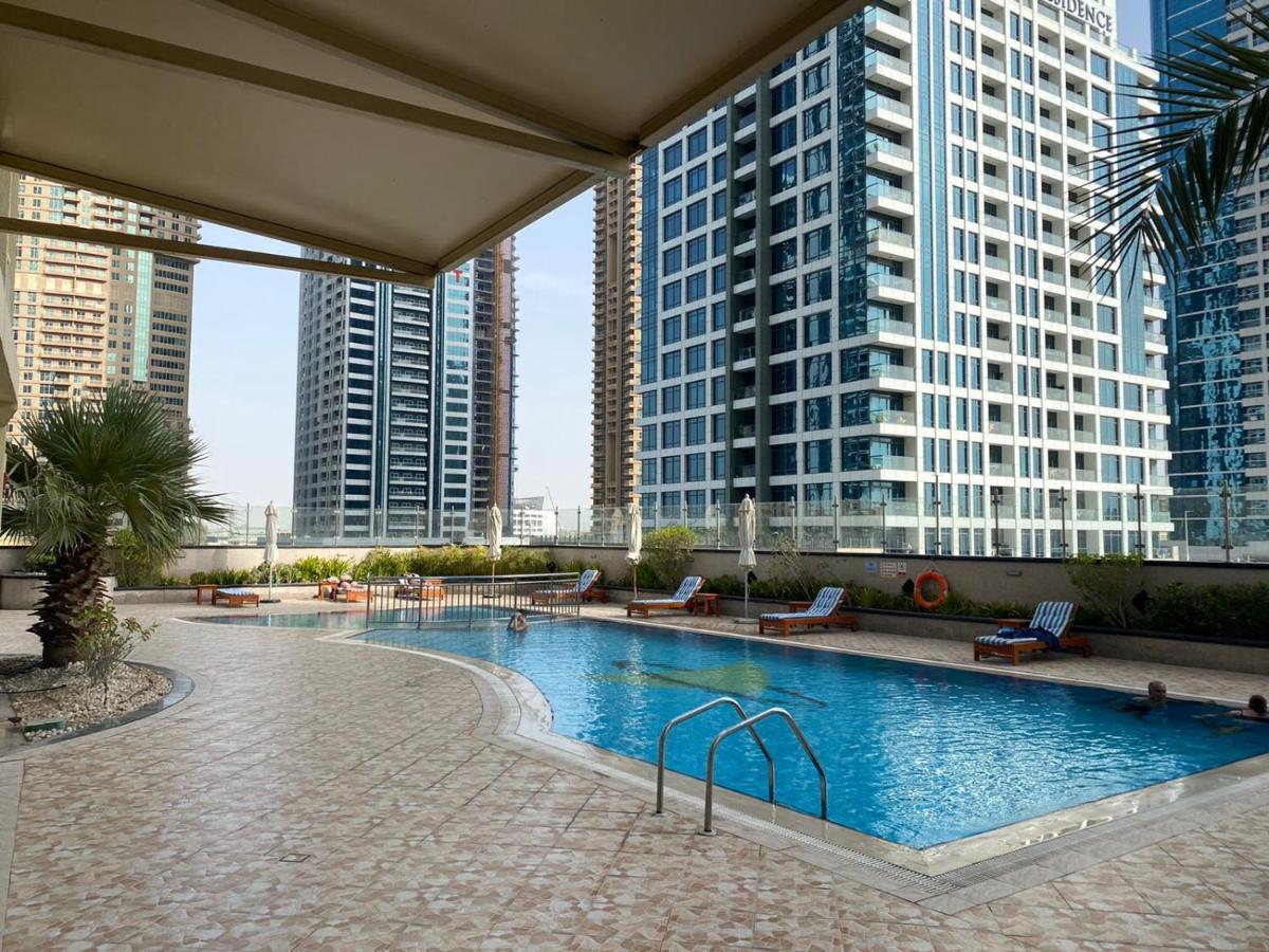 One Bedroom Apartment With Pool & Gym Near Marina 두바이 외부 사진