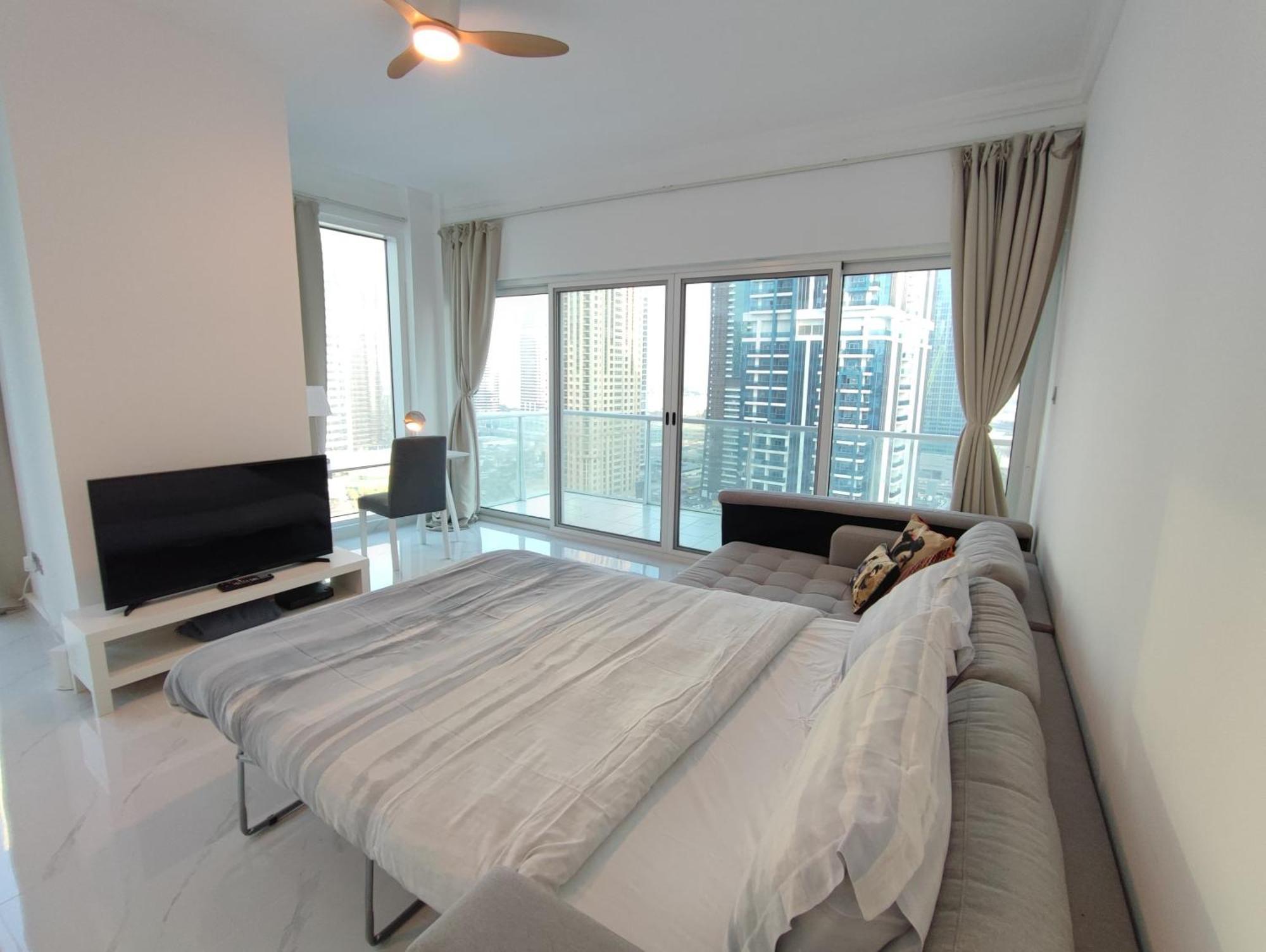 One Bedroom Apartment With Pool & Gym Near Marina 두바이 외부 사진