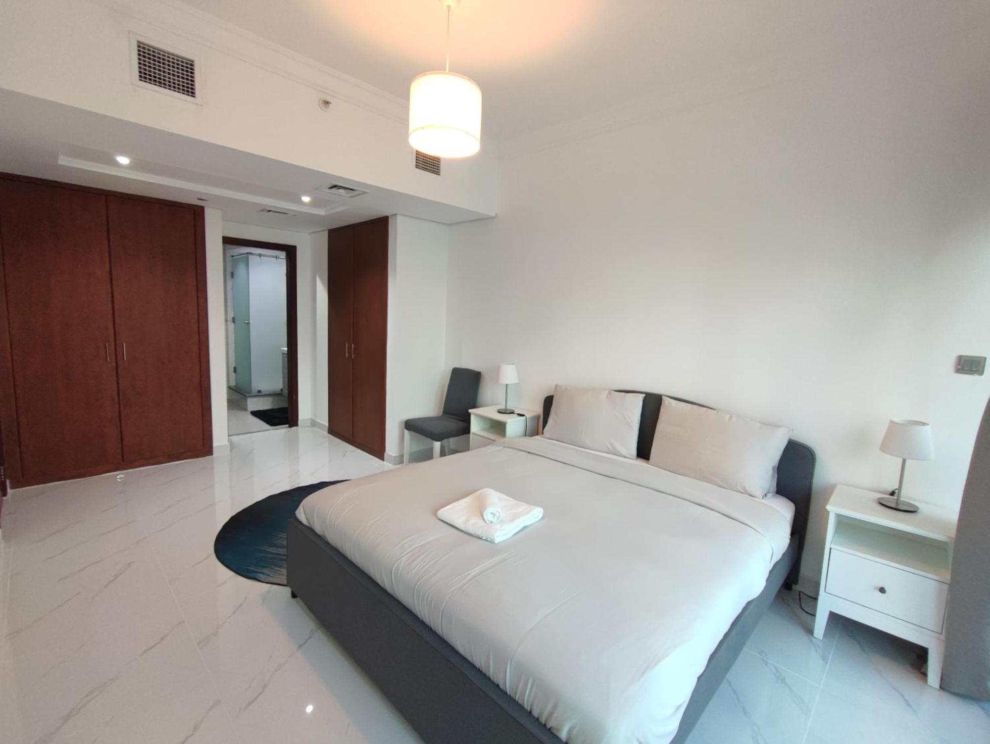 One Bedroom Apartment With Pool & Gym Near Marina 두바이 외부 사진