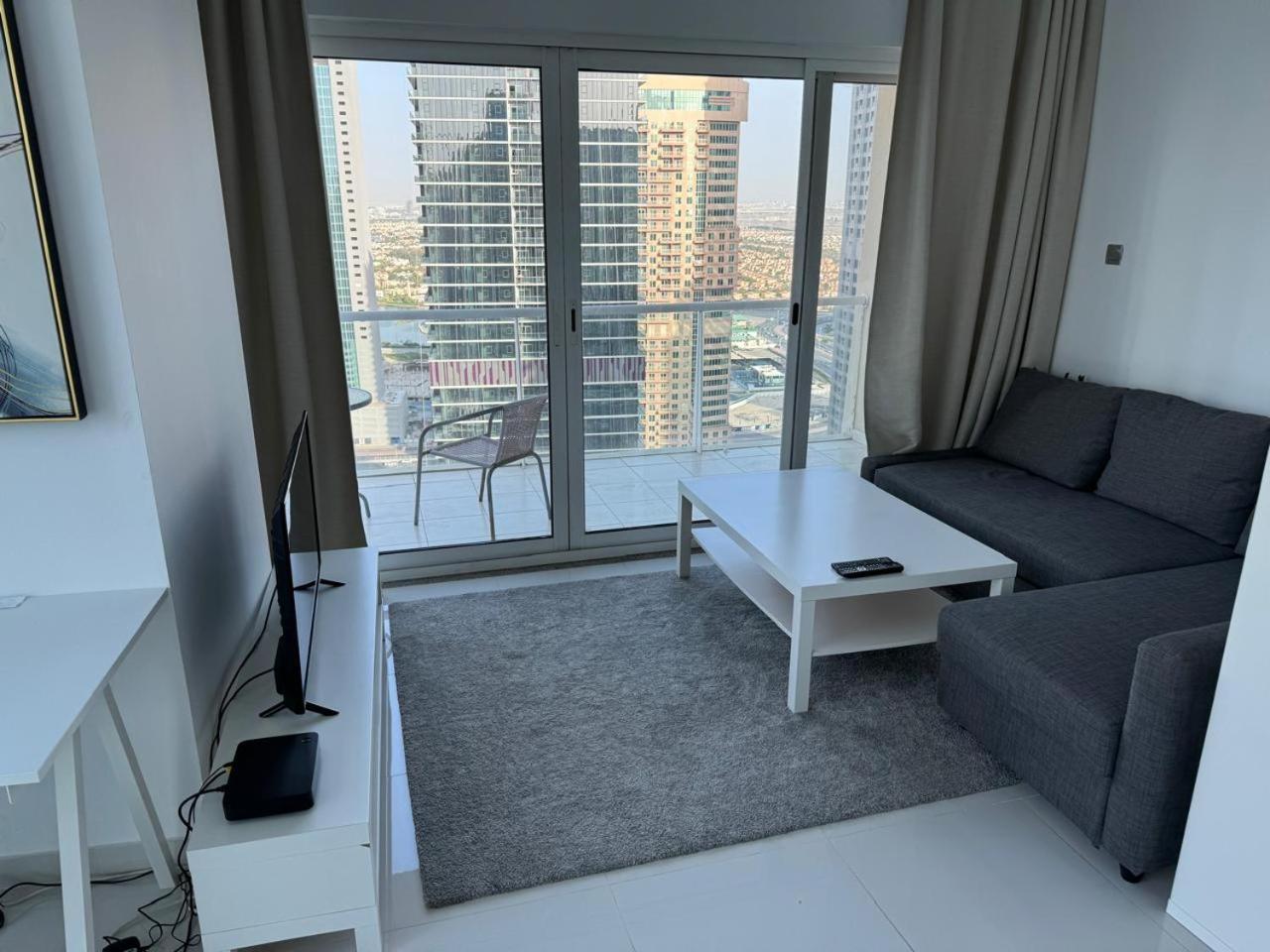 One Bedroom Apartment With Pool & Gym Near Marina 두바이 외부 사진